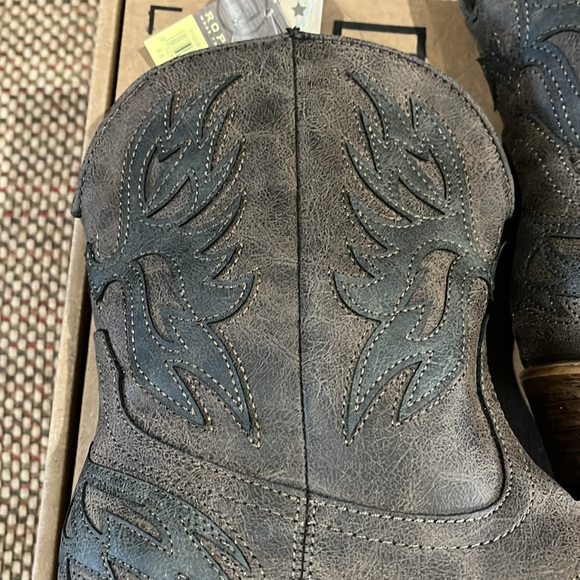 Roper Gray Ankle Boots - Picture 5 of 8